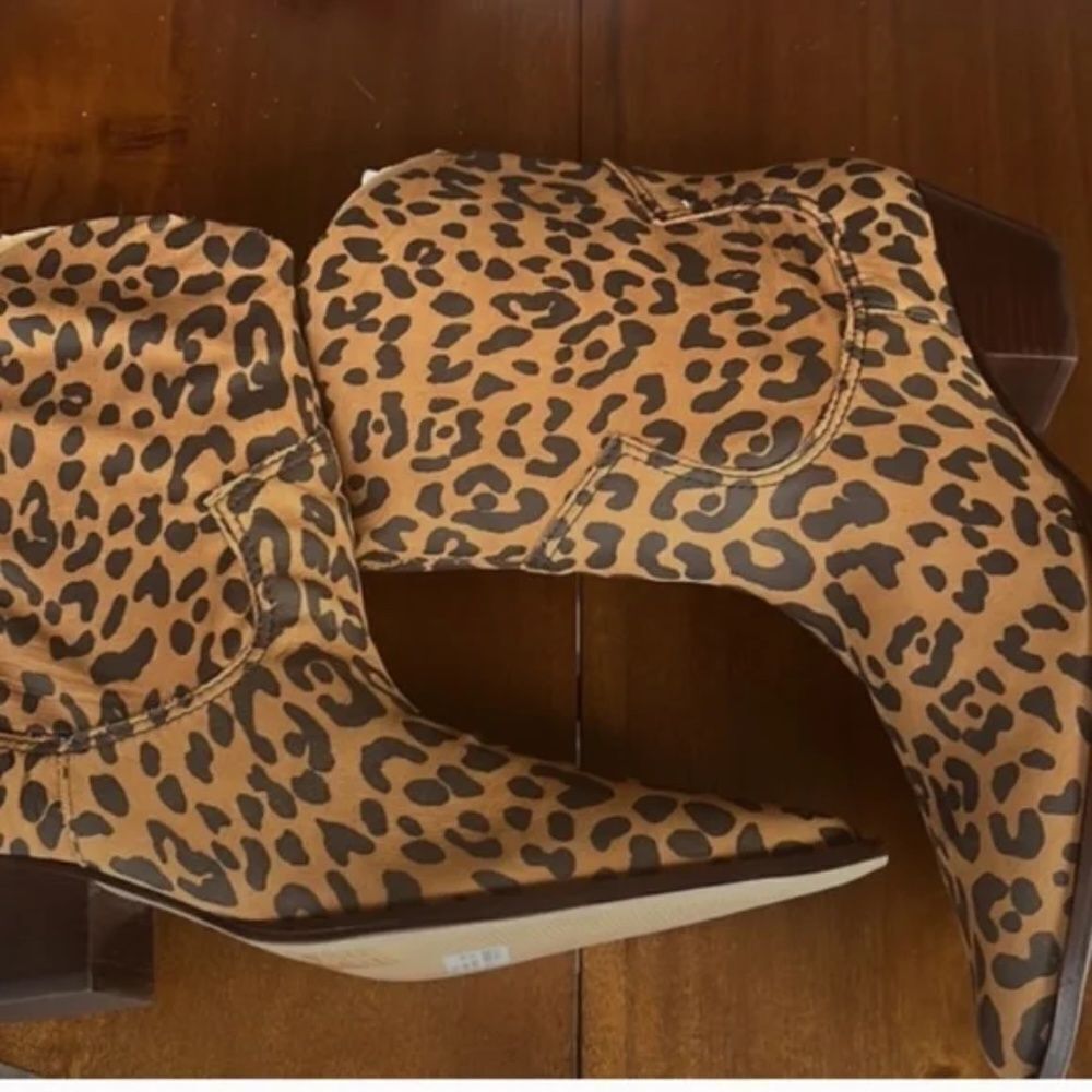 New Schutz Tessie Mid Heeled Bootie in Nubuck Animal Print size 6
